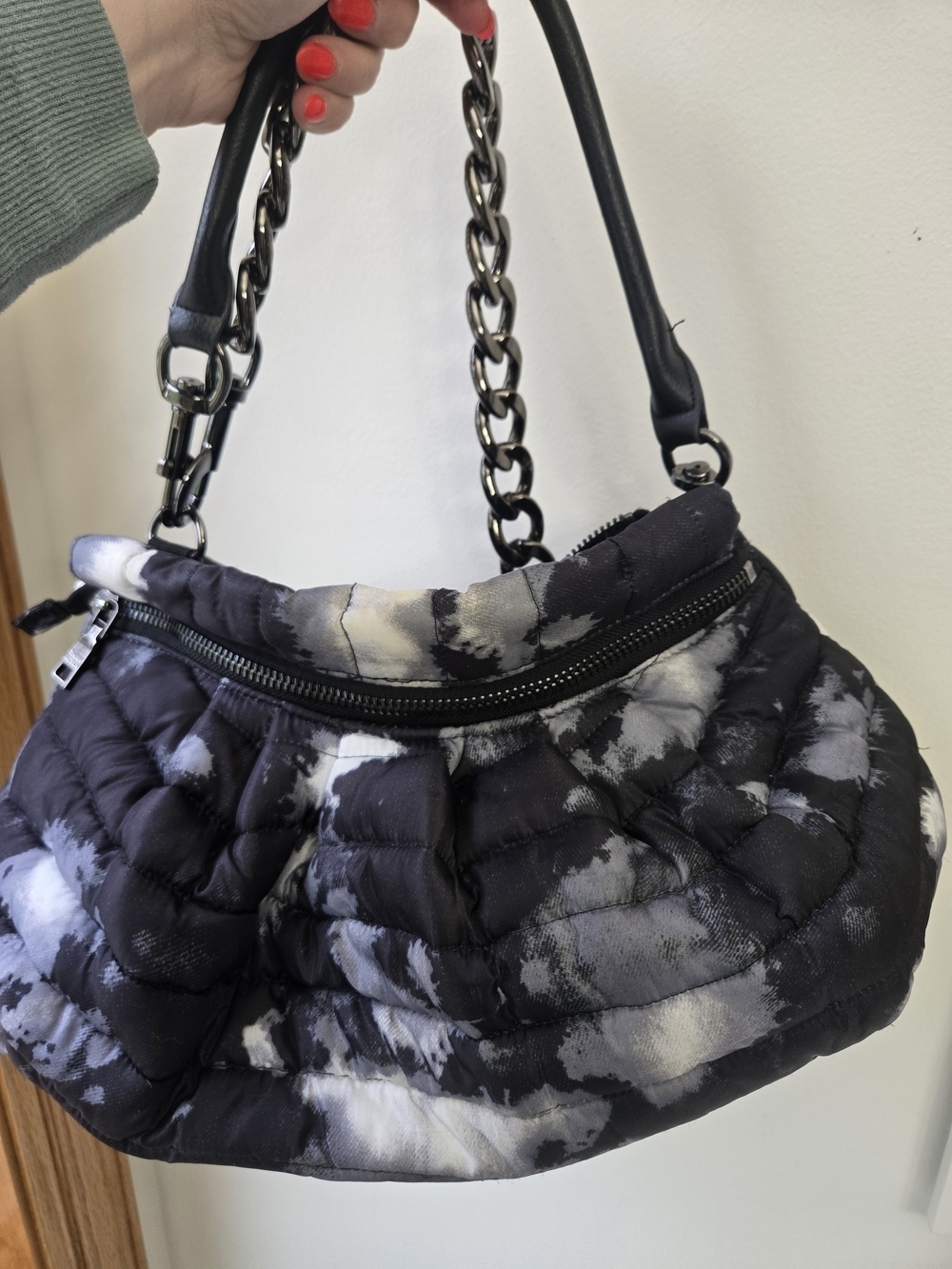 Think Royln Life On The Fly Black White Tie Dye Quilted Puffer Shoulder Bag - Picture 7 of 7